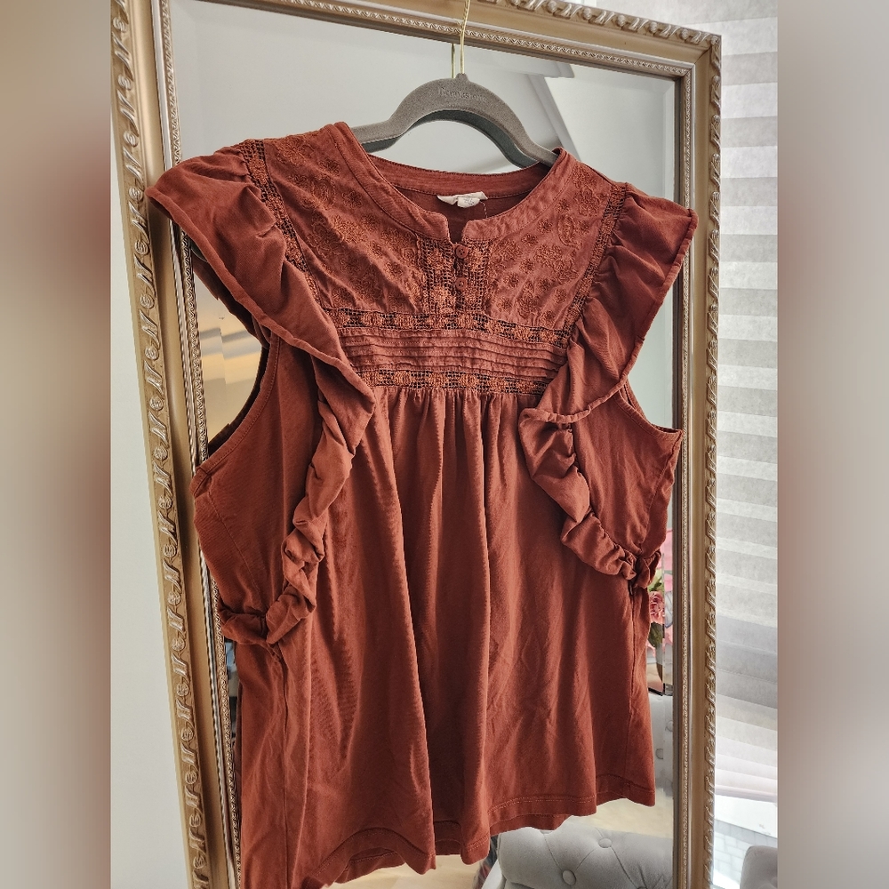 Caslon Embroidered Yoke Lace Trim Ruffle Tank | Size L | Rust Seqouia